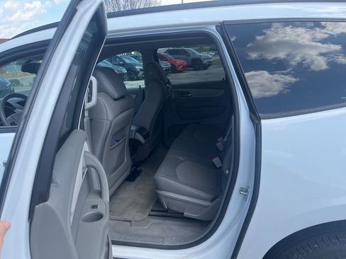 Used 2017 Chevrolet Traverse LS image 10