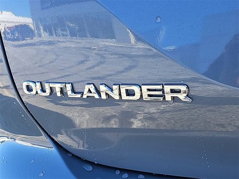 New 2026 Mitsubishi Outlander SE image 21