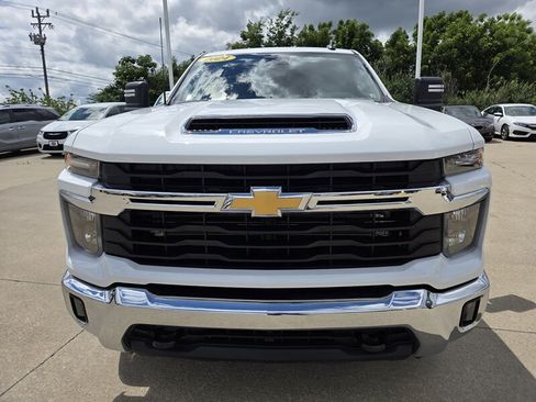 Used 2024 Chevrolet Silverado 2500 LT AWD/4WD image 8