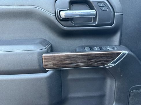 Used 2021 Chevrolet Silverado 1500 LT Trail Boss image 12