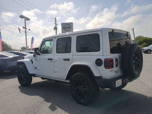 Used 2025 Jeep Wrangler Unlimited Sahara w/ Safety Group AWD/4WD image 6