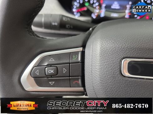 Used 2024 Jeep Compass Latitude w/ Sun and Sound Group image 16
