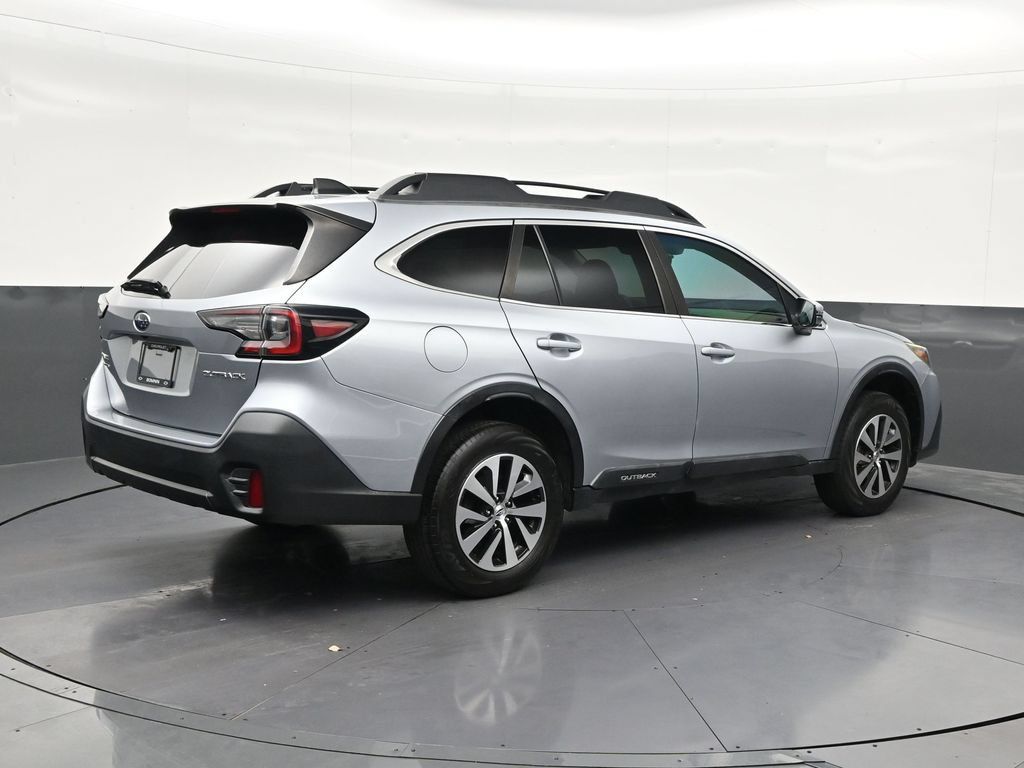 Used 2022 Subaru Outback Premium AWD/4WD image 5