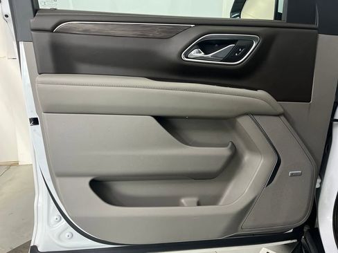 Used 2021 Chevrolet Suburban LT AWD/4WD image 26