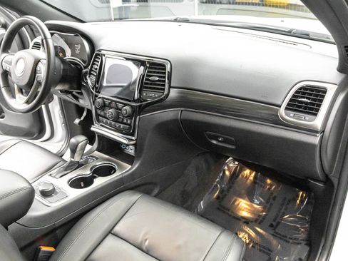 Used 2022 Jeep Grand Cherokee Limited image 40