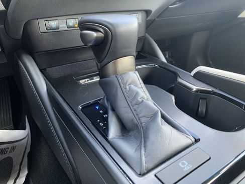 Certified 2025 Lexus ES 350 w/ Premium Package image 26