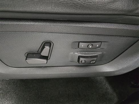 Used 2014 RAM 1500 Laramie image 25