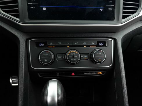 Used 2021 Volkswagen Atlas SE w/ Towing Package FWD image 22