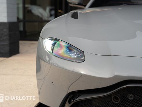 Used 2020 Aston Martin V8 Vantage Coupe image 4