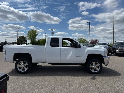 Used 2011 Chevrolet Silverado 2500 LTZ w/ LTZ Plus Package AWD/4WD image 6
