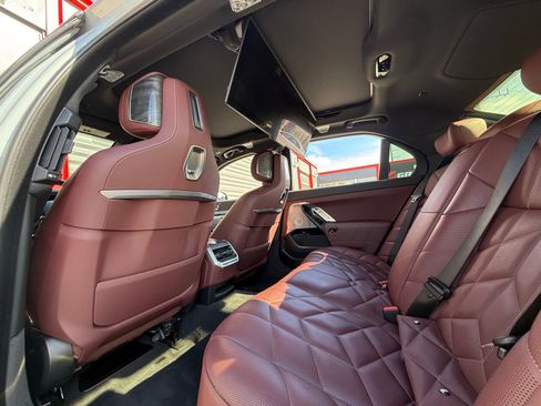 Used 2023 BMW 760i xDrive AWD/4WD image 19