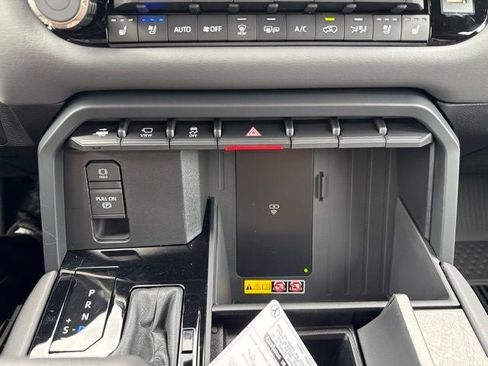 Used 2026 Toyota Sequoia Capstone AWD/4WD image 43