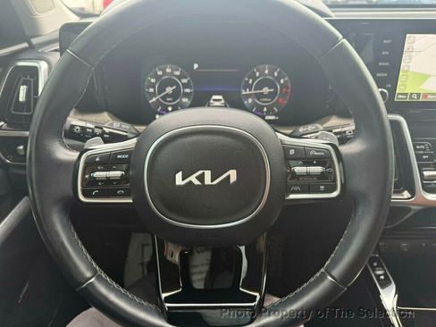 Used 2023 Kia Sorento SX Prestige image 21
