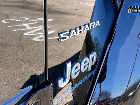 Used 2023 Jeep Wrangler Unlimited Sahara w/ Dual Top Group image 11