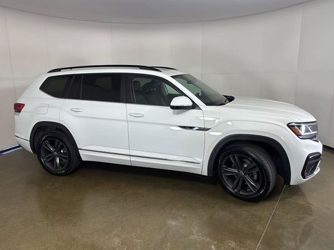 Used 2021 Volkswagen Atlas SE w/ Panoramic Sunroof Package AWD/4WD image 9