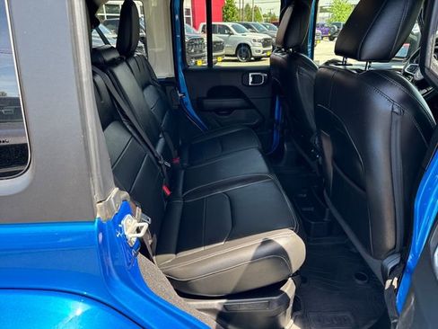 Used 2023 Jeep Wrangler Unlimited Sahara w/ Cold Weather Group AWD/4WD image 10