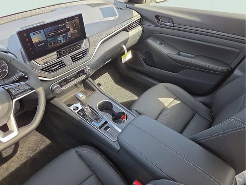 New 2026 Nissan Altima 2.5 SV FWD image 12