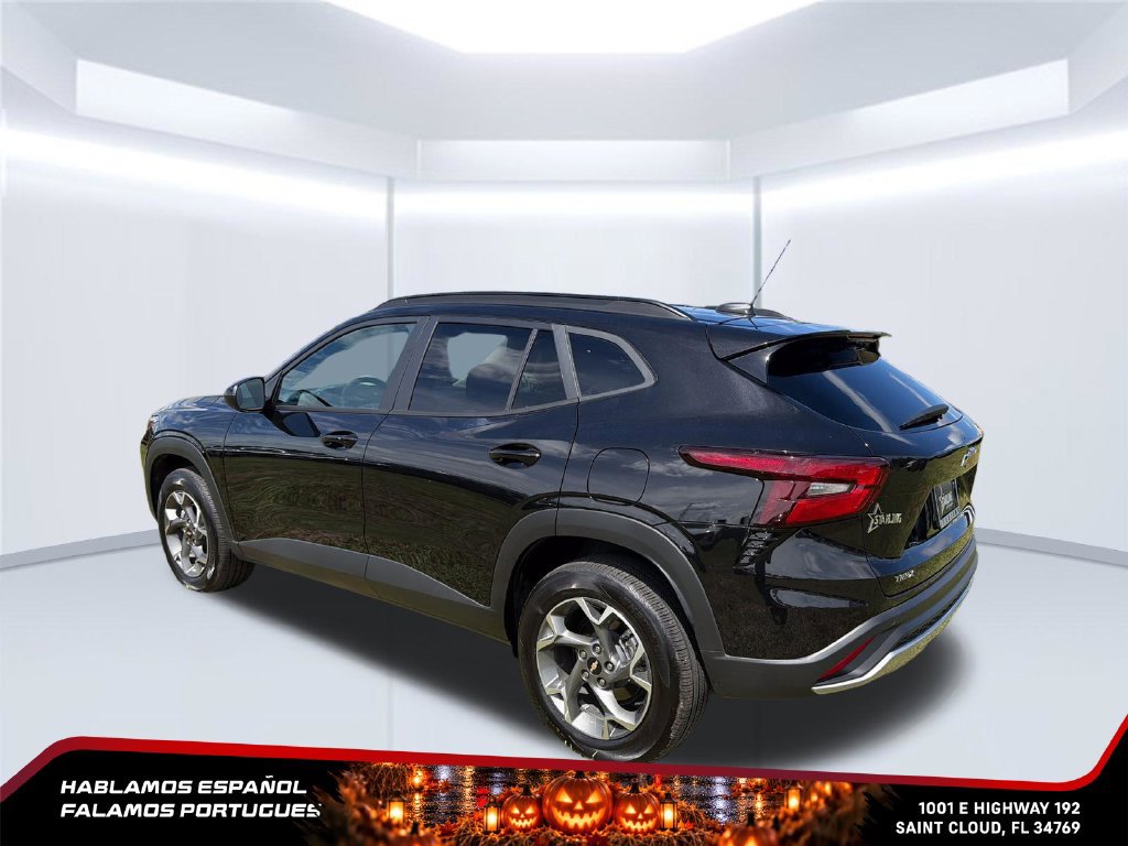 Used 2025 Chevrolet Trax LT w/ Driver Confidence Package FWD image 3