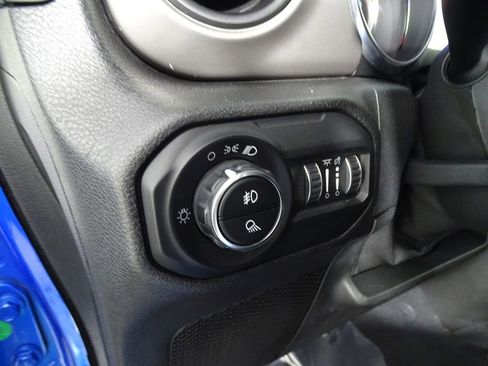 Used 2021 Jeep Gladiator Sport w/ Trailer Tow Package image 13