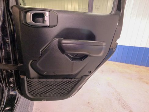 Used 2020 Jeep Wrangler Unlimited Sport S image 19