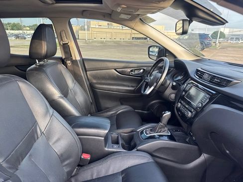 Used 2022 Nissan Rogue Sport SL w/ Premium Package FWD image 27