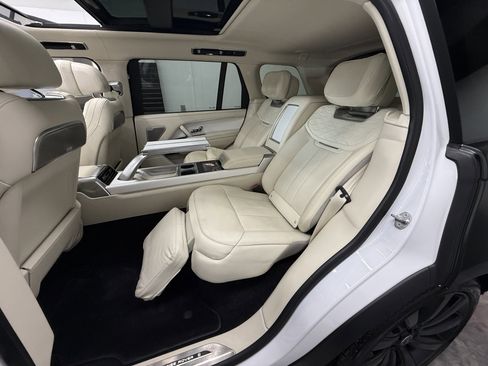 Used 2023 Land Rover Range Rover SV image 44