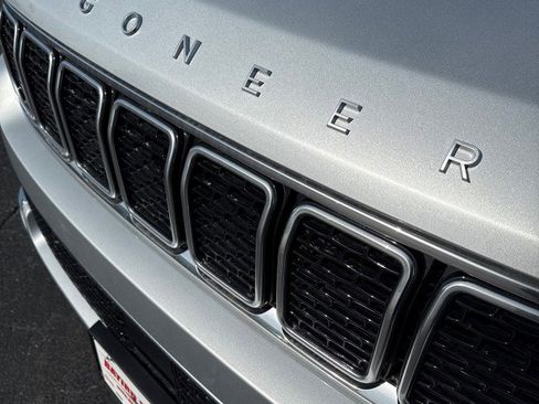 Used 2024 Jeep Wagoneer Series II image 9