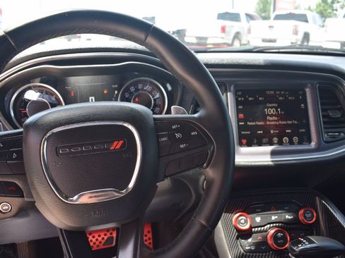 Used 2015 Dodge Challenger SXT w/ Driver Convenience Group RWD image 14