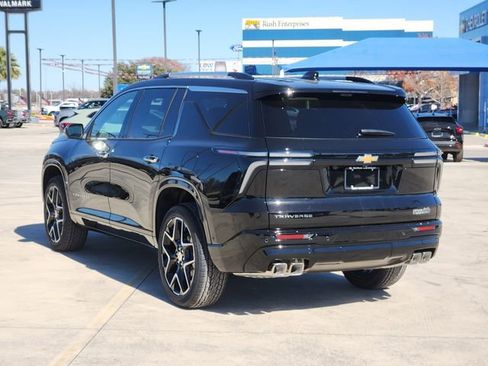 New 2026 Chevrolet Traverse High Country image 3