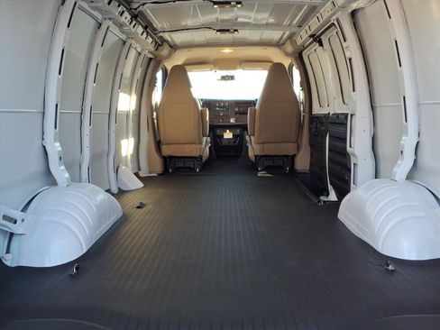 New 2026 Chevrolet Express 2500 w/ Driver Convenience Package image 19