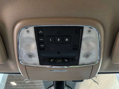 Used 2018 Jeep Grand Cherokee Limited AWD/4WD image 17
