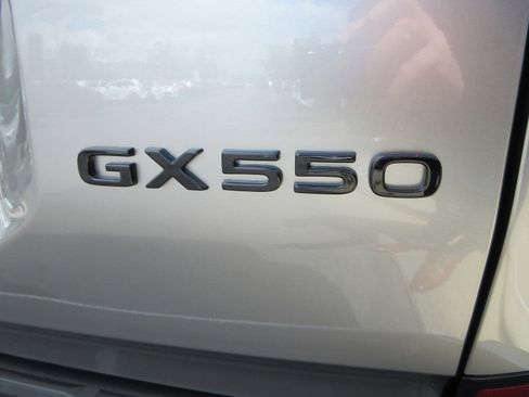 Used 2026 Lexus GX 550 AWD/4WD image 8
