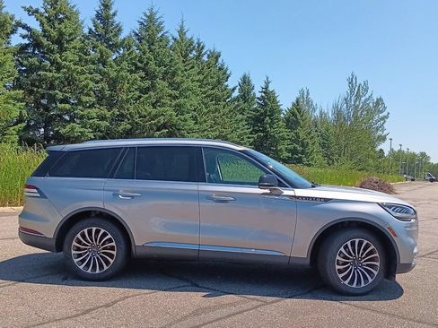 Used 2023 Lincoln Aviator Reserve AWD/4WD image 23