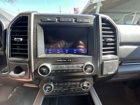 Used 2021 Ford Expedition Limited image 17