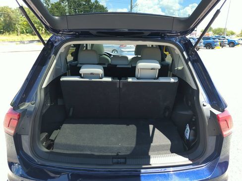 Used 2023 Volkswagen Tiguan SE FWD image 28