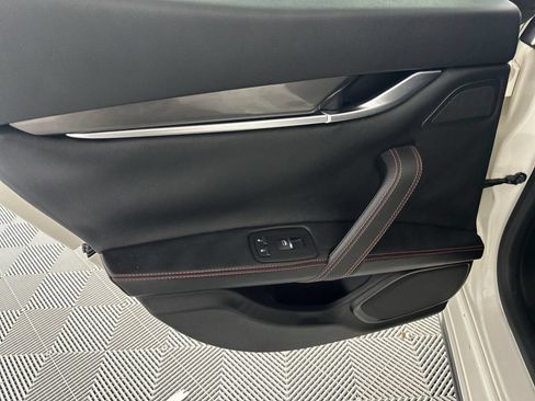 Used 2018 Maserati Ghibli RWD image 26