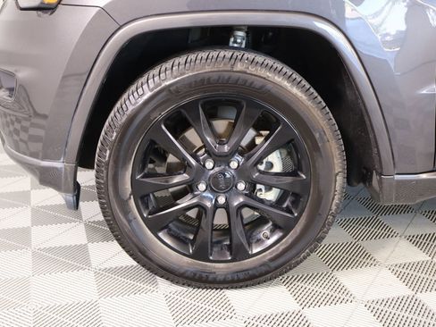 Used 2021 Jeep Grand Cherokee Laredo X AWD/4WD image 18