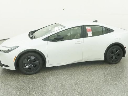 New 2026 Toyota Prius LE image 8