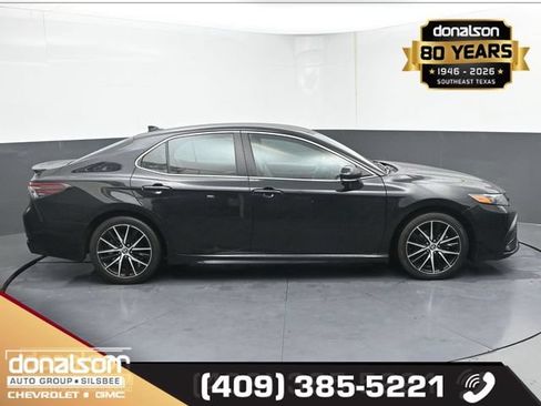 Used 2024 Toyota Camry SE FWD image 2