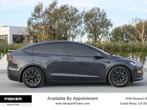 Used 2024 Tesla Model X image 9