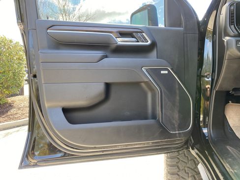 Used 2025 GMC Sierra 2500 SLT w/ SLT Convenience Package image 22