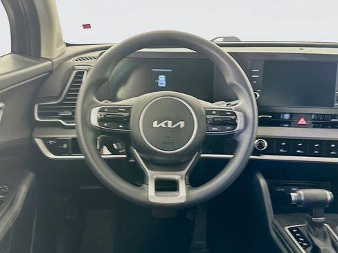 Used 2025 Kia Sportage LX image 17