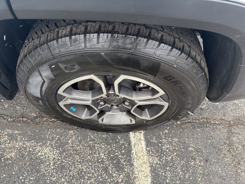 Used 2024 Jeep Grand Cherokee Trailhawk image 11