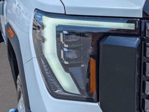 Used 2026 GMC Sierra 3500 Denali Ultimate AWD/4WD image 4