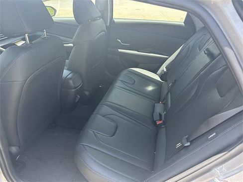 New 2025 Hyundai Elantra Limited image 20