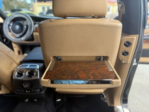 Used 2010 Rolls-Royce Ghost image 34