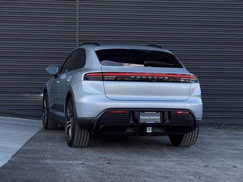 New 2025 Porsche Macan Electric image 3