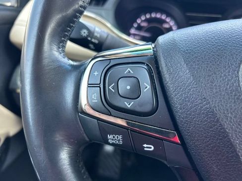 Used 2017 Toyota Avalon Limited FWD image 23