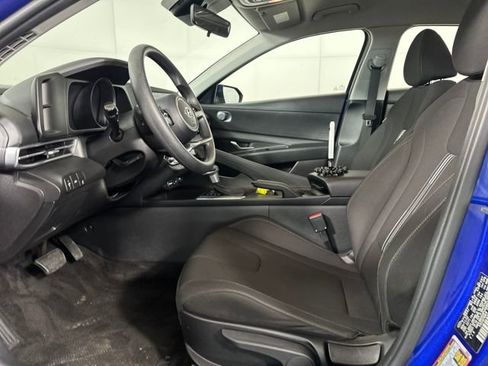 Used 2023 Hyundai Elantra SEL w/ Preferred Accessory Package image 11