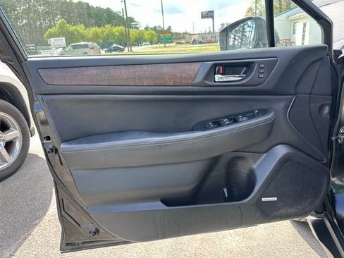 Used 2017 Subaru Outback 2.5i Limited AWD/4WD image 12